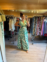 Charger l&#39;image dans la galerie, Robe Izïa verte ( reste taille 46/48 )