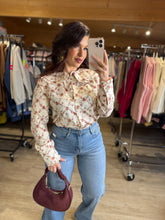 Charger l'image dans la galerie, Chemise fleuri bordeaux col Claudine ( 34 au 46 )