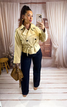 Charger l'image dans la galerie, Trench court en suédine beige CÉLINE (36 au 50 )