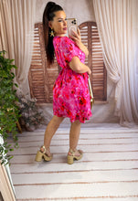 Charger l'image dans la galerie, Robe courte fuchsia motif rouge AURÉLIE (36 au 48)