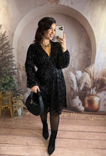 Charger l'image dans la galerie, Robe LUMINA à sequins noir ( taille 40 au 48 )