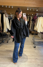 Charger l&#39;image dans la galerie, Cape avec ceinture noir SOPHIE (36 au 44)