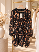 Charger l'image dans la galerie, Robe courte noir fleuri beige NORA (36 au 48) précommande pour un envoi mardi 3 novembre taille L au 4xl