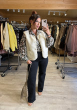 Charger l&#39;image dans la galerie, Gilet sans manches moumoute écru  DITA (36 au 48)