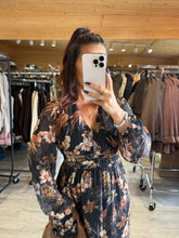 Charger l&#39;image dans la galerie, Robe longue motif à fleurs ÉRINE (40 au 48)