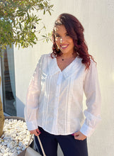 Charger l&#39;image dans la galerie, Chemise blanche col Claudine dentelle Lilou