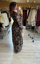 Charger l&#39;image dans la galerie, Robe longue noir motif fleur marron LINDA (40 au 48)