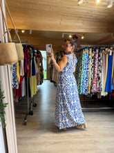 Charger l&#39;image dans la galerie, Robe Izïa motif bleu arabesque ( reste taille s/m , m/l )