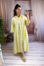 Charger l'image dans la galerie, Robe chemise brodé motif fleurs jaune MAYA (36 au 46)