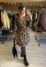Charger l&#39;image dans la galerie, Robe courte léopard MÉLANIE (36 au 48)