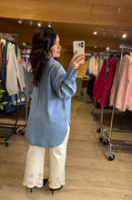 Charger l'image dans la galerie, Chemise loose en jeans denim OPALE (36 au 48)