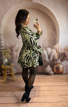 Charger l&#39;image dans la galerie, Robe zèbre kaki HELENA (36 au 40)⭐️