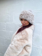 Charger l&#39;image dans la galerie, Bonnet bordure fourure beige