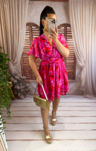 Charger l'image dans la galerie, Robe courte fuchsia motif rouge AURÉLIE (36 au 48)