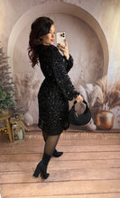 Charger l'image dans la galerie, Robe LUMINA à sequins noir ( taille 40 au 48 )