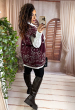 Charger l'image dans la galerie, Gilet sans manche motif bandana bordeaux SORI (36 au 46)