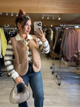 Charger l&#39;image dans la galerie, Gilet sans manche moumoute Camel clair  DITA (36 au 48)