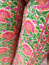 Charger l'image dans la galerie, Pantalon vert fleuri rose ANASTASIE (36 au 48)