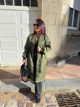 Charger l&#39;image dans la galerie, Long bombers kaki réversible léopard TANIA ( taille 36 au 46)