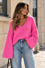 Charger l'image dans la galerie, Maxi pull tout doux col en v rose  LIV (36 au 44)