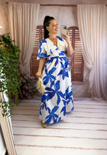 Charger l'image dans la galerie, Robe blanche fleuri bleu PETRA (40 au 48)
