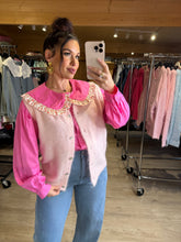 Charger l'image dans la galerie, Chemise col claudine fuchsia, bordure fleuri LADY (36 au 42)