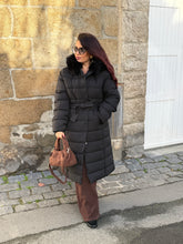 Charger l&#39;image dans la galerie, Longue doudoune noir capuche fourrure LEANNA (36 au 48 )