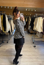 Charger l&#39;image dans la galerie, Pull fin léopard écru CLARA (36 au 48)