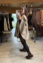 Charger l&#39;image dans la galerie, Poncho beige KAMILA (36 au 50)