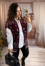 Charger l'image dans la galerie, Gilet sans manche motif bandana bordeaux SORI (36 au 46)