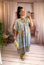 Charger l'image dans la galerie, Robe playa bleu ciel et beige SAPHIRA (36 au 48)