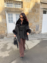 Charger l&#39;image dans la galerie, Manteau cape fourrure noir NÉLYA (36 au 46)