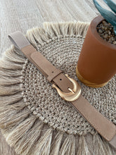 Charger l&#39;image dans la galerie, Ceinture taupe clair élastique Ela