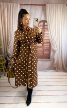 Charger l'image dans la galerie, Robe chocolat à pois CAMÉLIA (40 au 48)