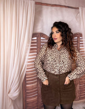 Charger l'image dans la galerie, Chemise léopard chocolat CHARLÈNE (40 au 48)