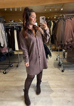 Charger l&#39;image dans la galerie, Robe chemise jeans chocolat LOUNA (36 au 42)