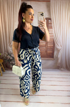 Charger l'image dans la galerie, Pantalon motif écru/bleu marine ALBINA (34 au 48)