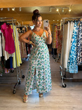 Charger l&#39;image dans la galerie, Robe bretelle fleuri vert Caroline ☀️( reste taille 48 )