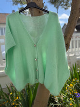 Charger l'image dans la galerie, Gilet boutons bijoux en mohair vert mint (36 au 48)