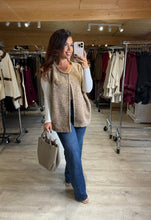 Charger l&#39;image dans la galerie, Veste sans manches beige CLARISSE (40 au 48)