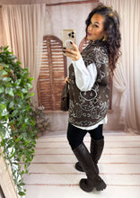 Charger l'image dans la galerie, Gilet sans manche motif bandana chocolat SORI (36 au 46)