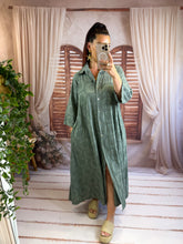 Charger l'image dans la galerie, Robe chemise brodé motif fleurs kaki MAYA (36 au 46)
