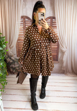 Charger l'image dans la galerie, Robe chemise chocolat à pois CLÉMENTINE (36 au 48)