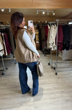 Charger l&#39;image dans la galerie, Veste sans manches beige CLARISSE (40 au 48)