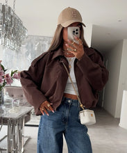 Charger l'image dans la galerie, Veste loose en suédine chocolat KATRINA (36 au 46)
