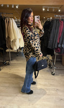 Charger l&#39;image dans la galerie, Chemise motif léopard noir /camel LIO   (38 au 48 )