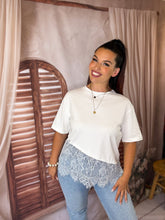 Charger l'image dans la galerie, TEE SHIRT asymétrique dentelle ILONA (34 au 38)