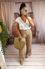 Charger l'image dans la galerie, Pantalon vert fleuri rose ANASTASIE (36 au 48)
