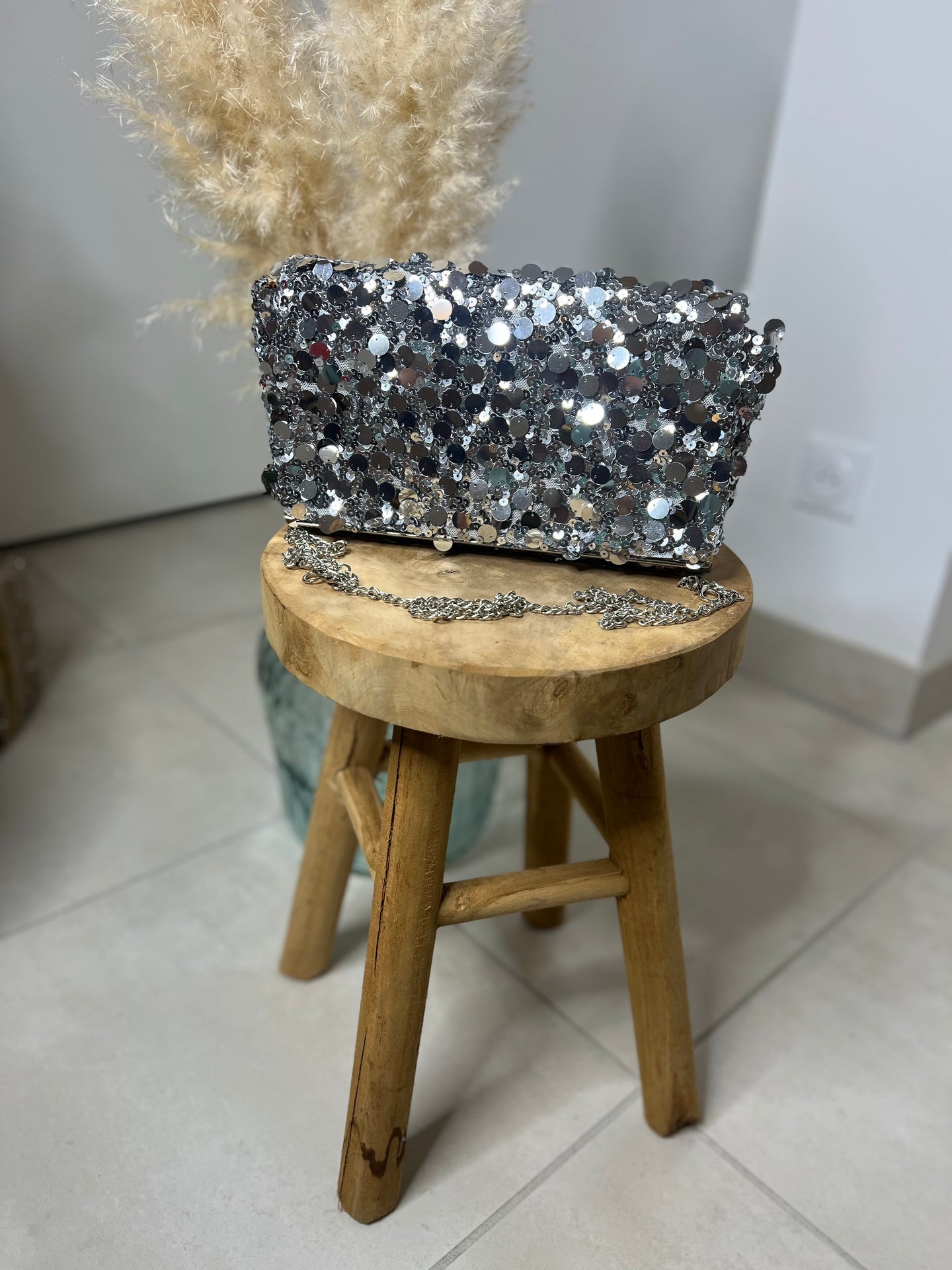Pochette avec bandoulière sequins argent