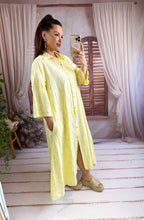 Charger l'image dans la galerie, Robe chemise brodé motif fleurs jaune MAYA (36 au 46)